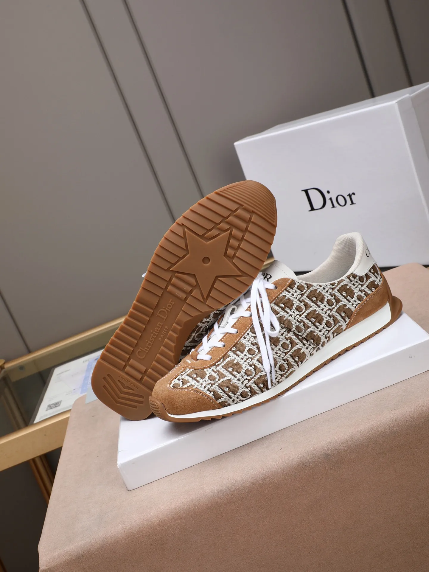 Men's shoes💰440 Dior【Dior】😘😘High-end series of casual men's shoes, simple and elegant👍👍👍The upper is made of first-layer genuine leather spliced ​​with Dior's special material [sun][sun]; imported first-layer sheepskin lining; special outsole, wear-resistant, lightweight, the overall design is harmonious and unified without lacking personality 👣🌟✨You deserve it! Multiple colors to choose from! 😍Size 38～44. (45 custom-made) The picture above is a big seller🔥🔥🔥